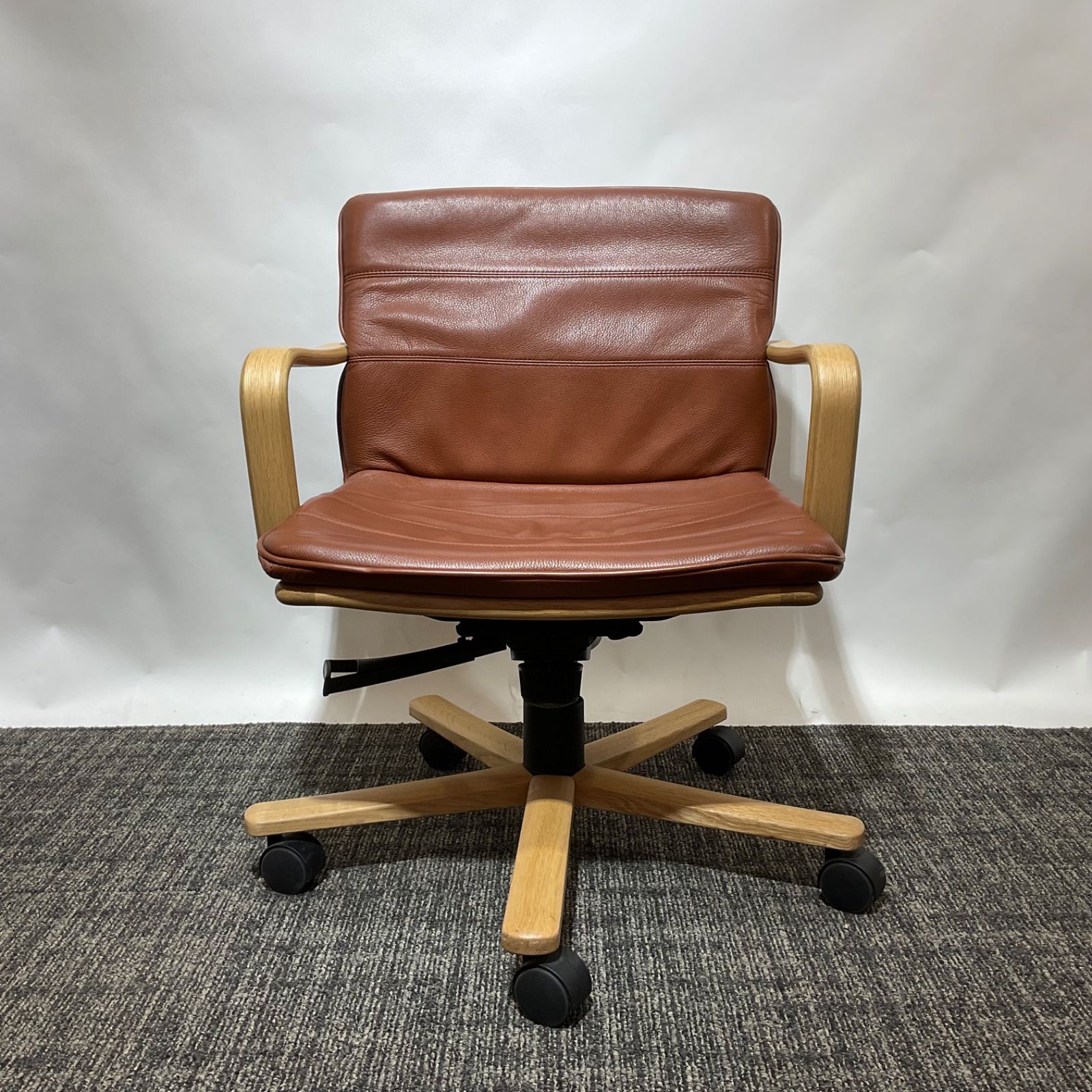 Conde House・カンディハウス】ラベンダー ダイニング(21) アーム