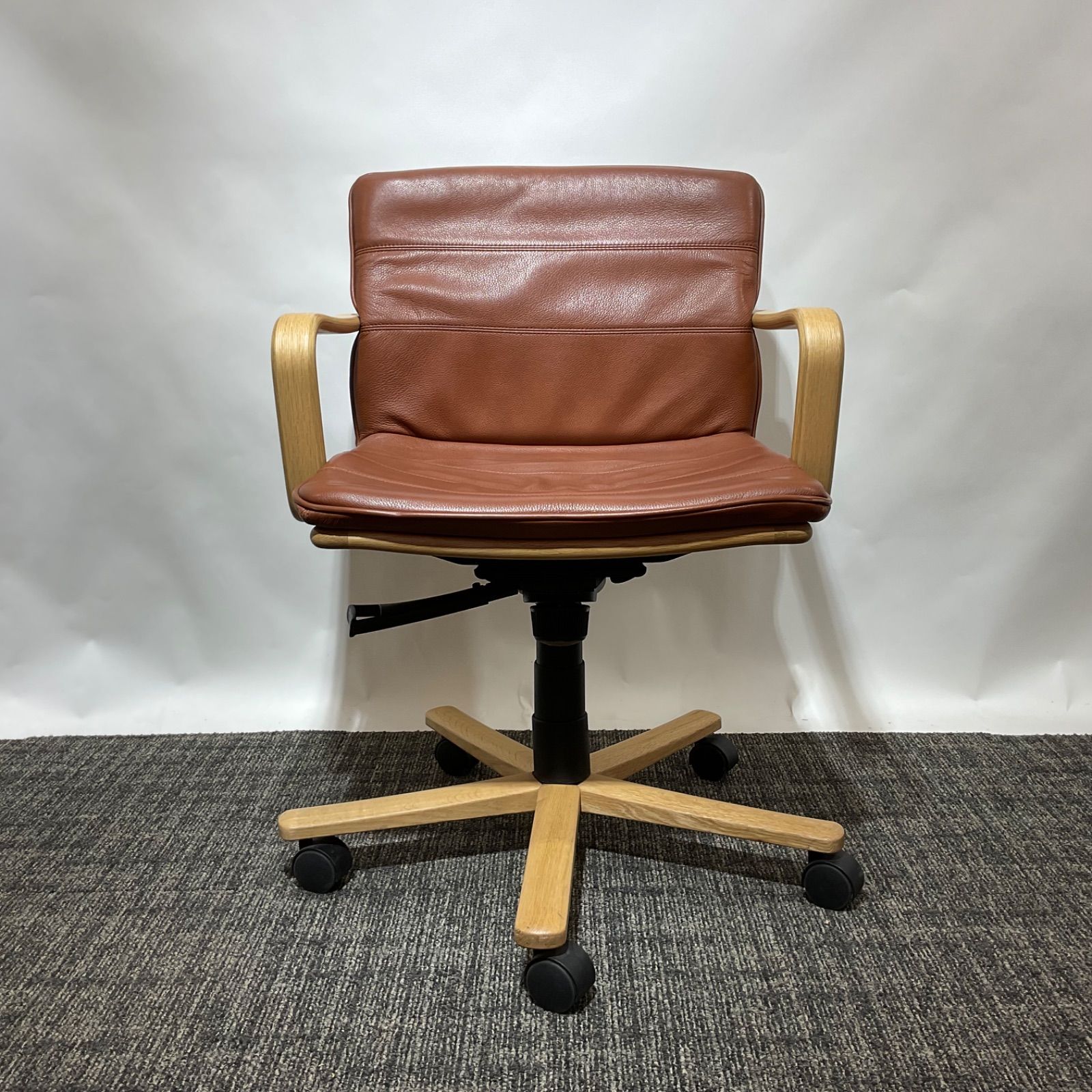 Conde House・カンディハウス】ラベンダー ダイニング(21) アーム