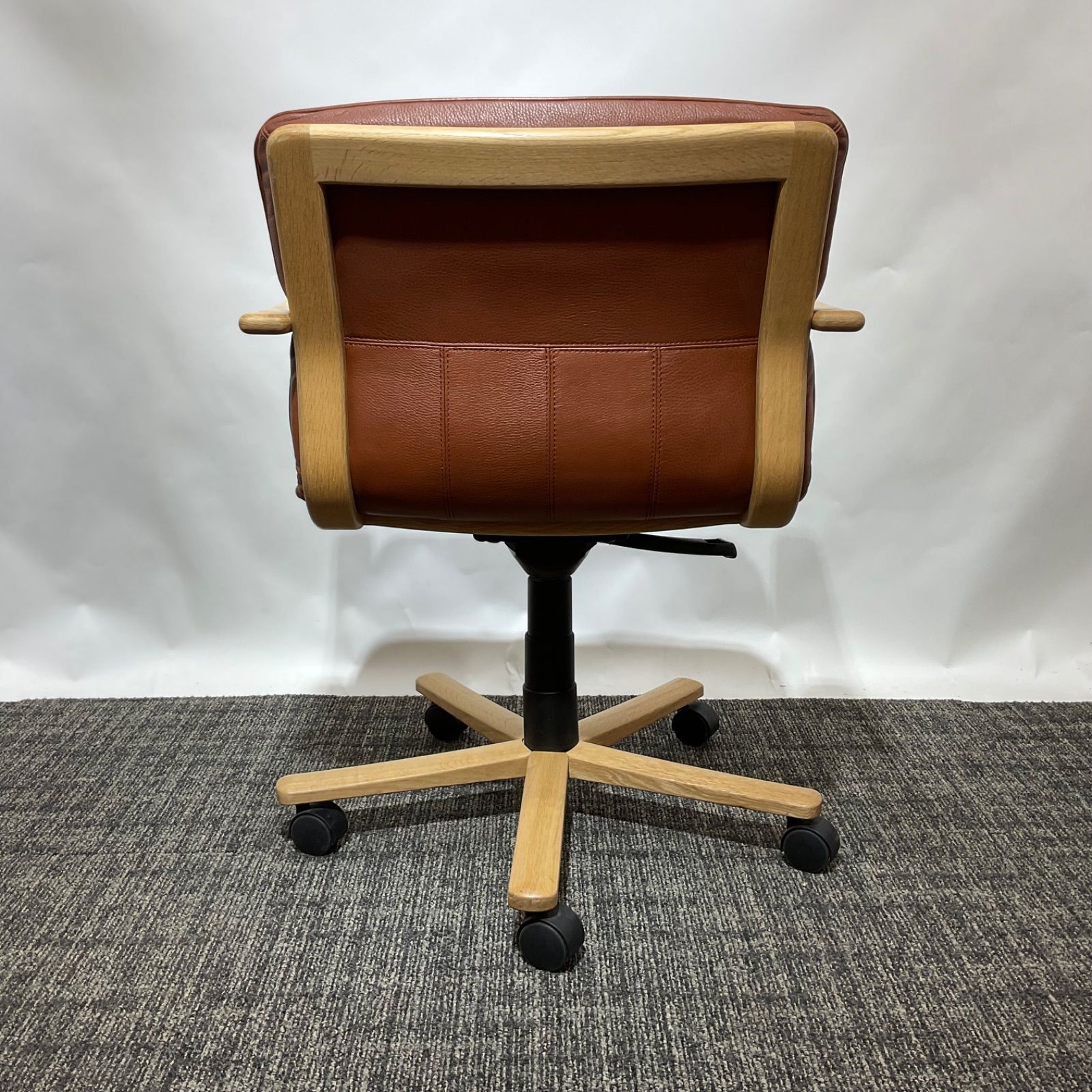 Conde House・カンディハウス】ラベンダー ダイニング(21) アーム