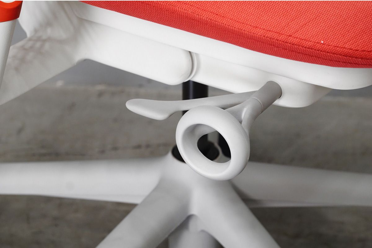  HermanMiller ハーマンミラー SAYL Chair セイルチェア レッド ホワイト フォグベース アジャスタブルアーム031205 肘サポート オフィスチェア ワークチェア 椅子 チェア