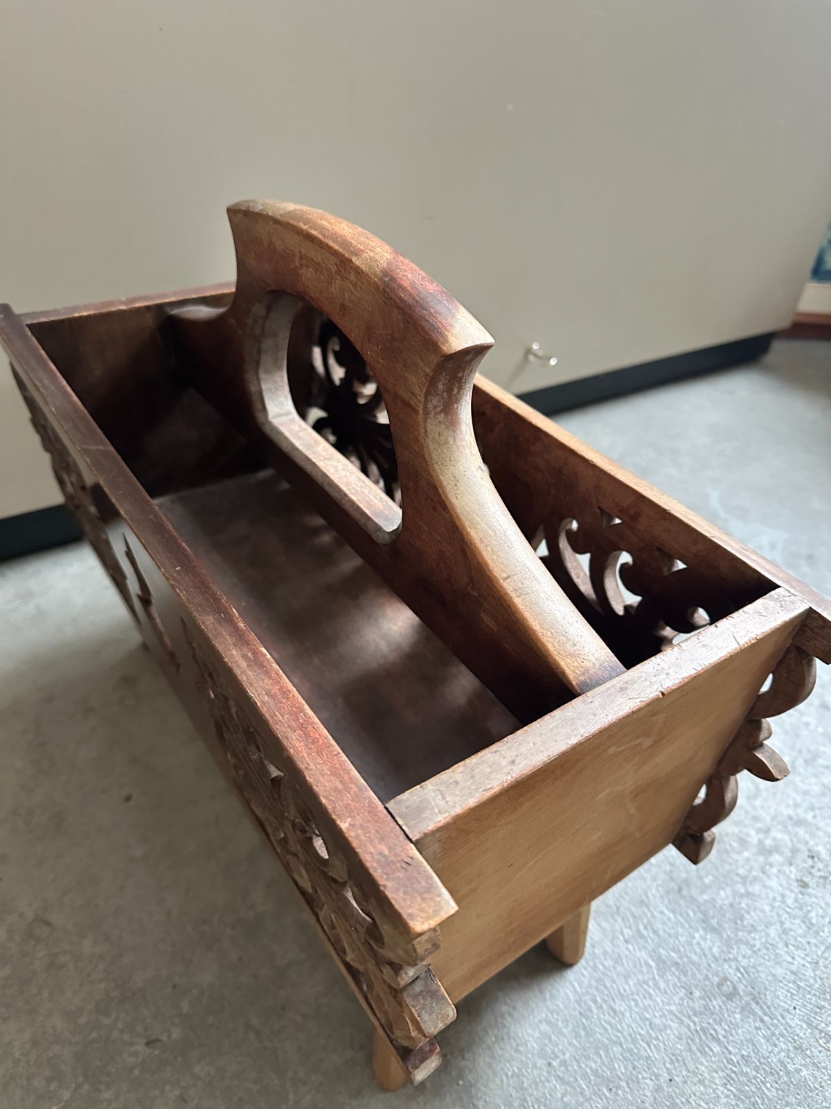 曲線美 ヴィンテージマガジンラック 木製 彫刻 手彫 - メルカリ