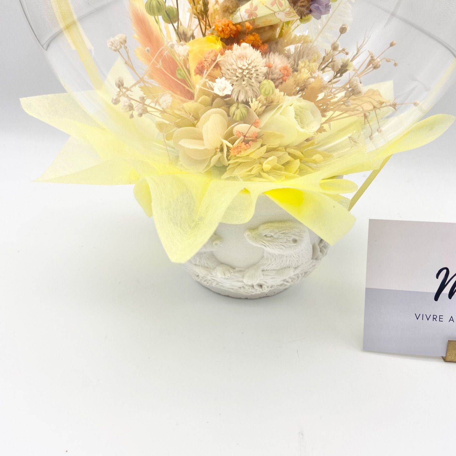  羊毛カワウソとプリザーブドフラワーのフラワーバルーンギフト｜透明感 一点もの アレンジメント フラワー リース