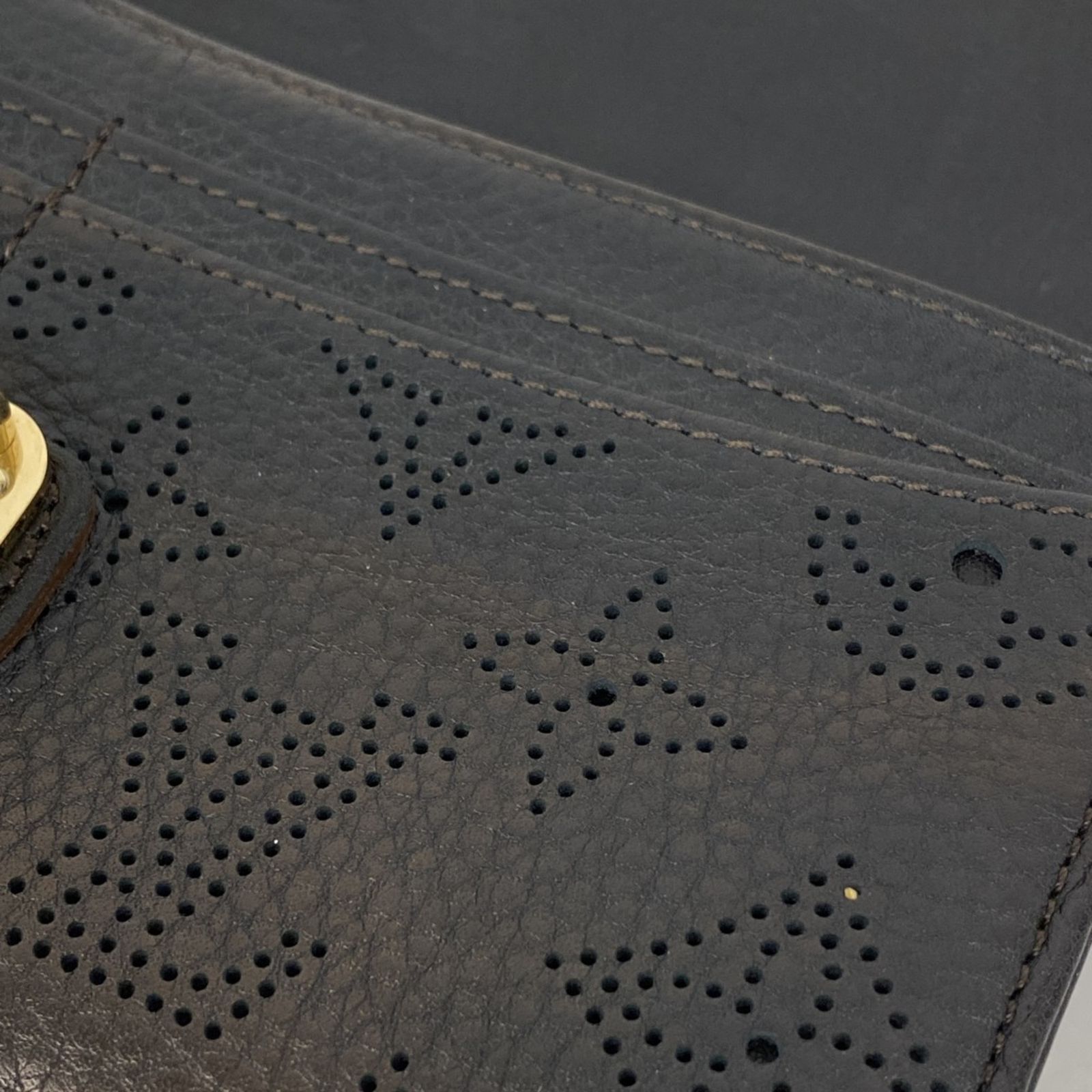 ルイ・ヴィトン(Louis Vuitton) ルイ・ヴィトン 長財布 マヒナ