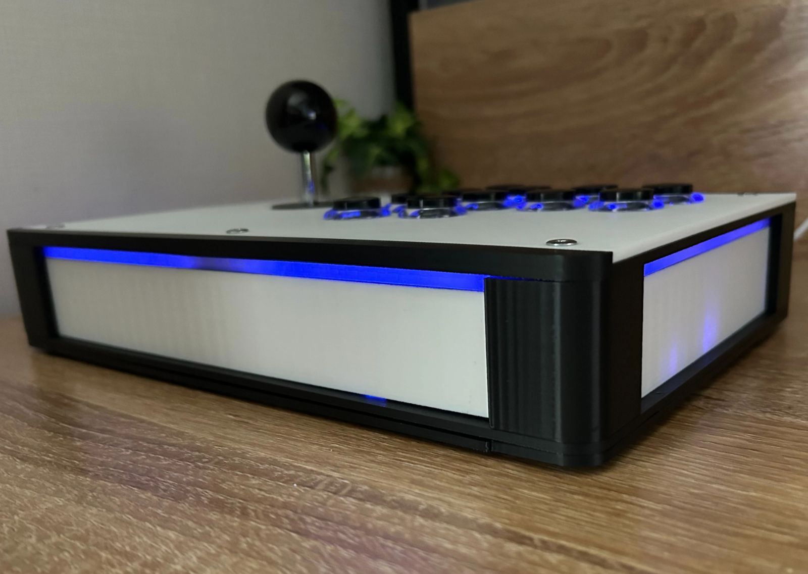 ブラック LED搭載モデル