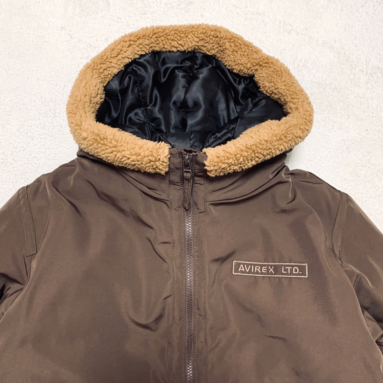 美品AVIREX U.S.A.フライトジャケット 中綿ダウン茶ブラウン超短丈 AVIREX B-3 フライトジャケット 中綿ダウンジャケット ミリタリー