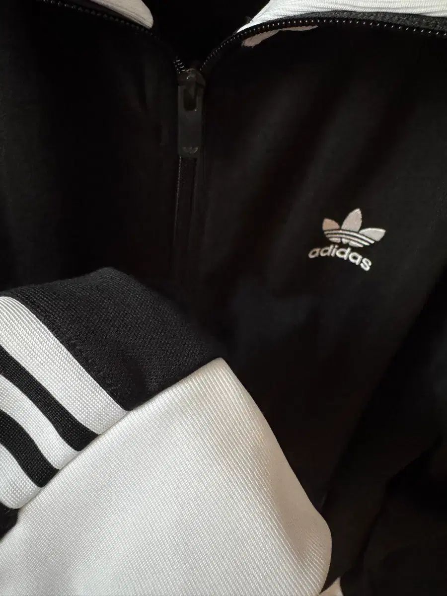アディダス ジップアップ Lサイズ