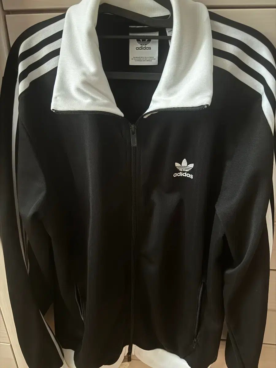 アディダス ジップアップ Lサイズ