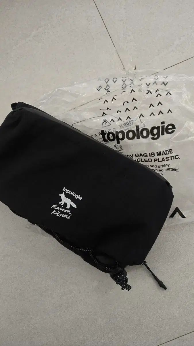  トポロジー メゾンキツネ コラボ マルチボトルバッグ メッセンジャーバッグ ショルダーバッグ