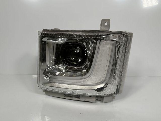 いすゞ ギガ 左 ヘッドライトアセンブリ 純正1-82110398-2 いすゞ ギガ 左 ヘッドライトアセンブリ 純正1-82110398-2 メッキ