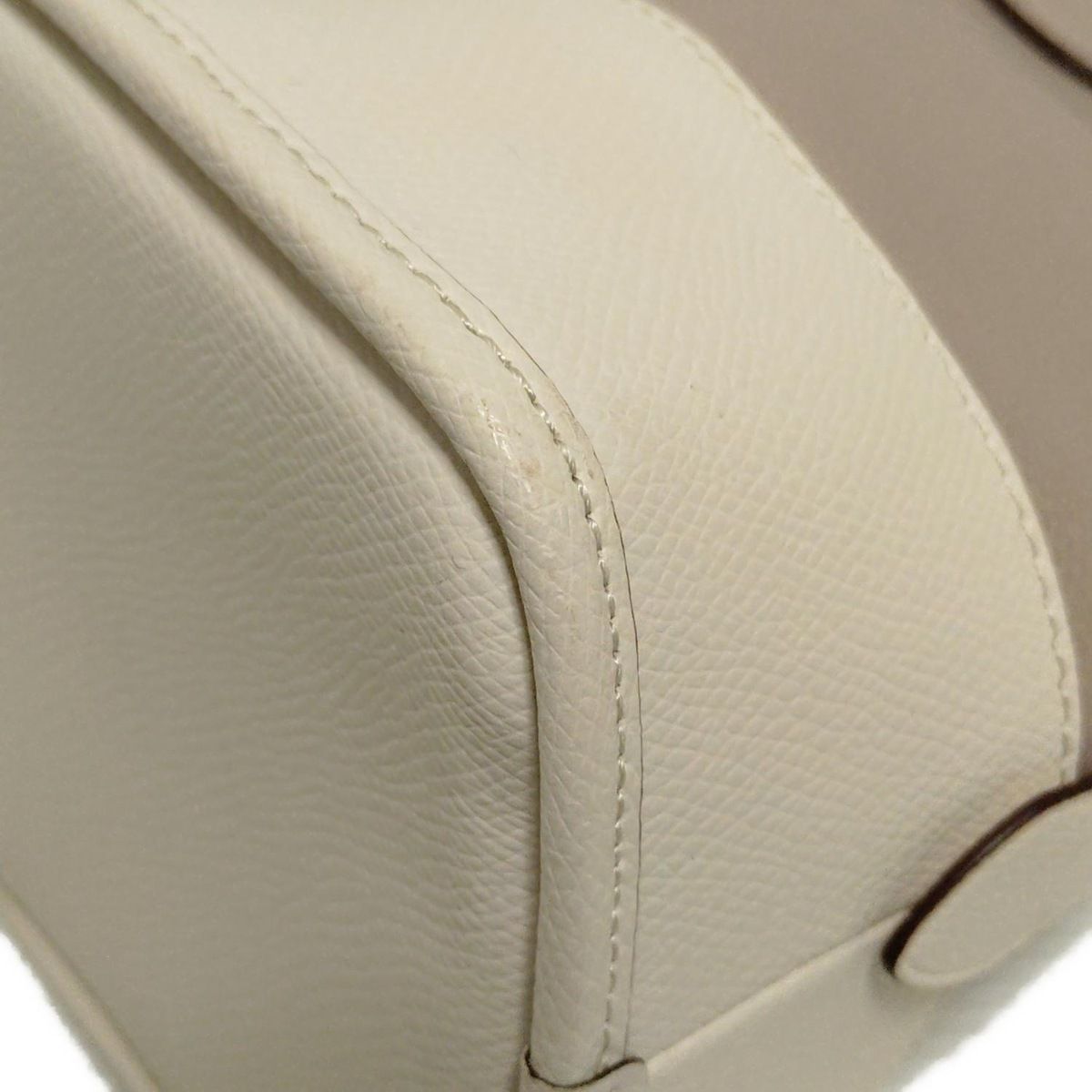 ピンクベージュ×白