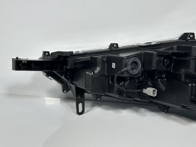 カローラクロス ZVG11 ZVG15 ZSG10 純正 右ヘッドライト 右ライト RH