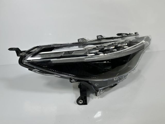 カローラクロス ZVG11 ZVG15 ZSG10 純正 右ヘッドライト Assy RH LED