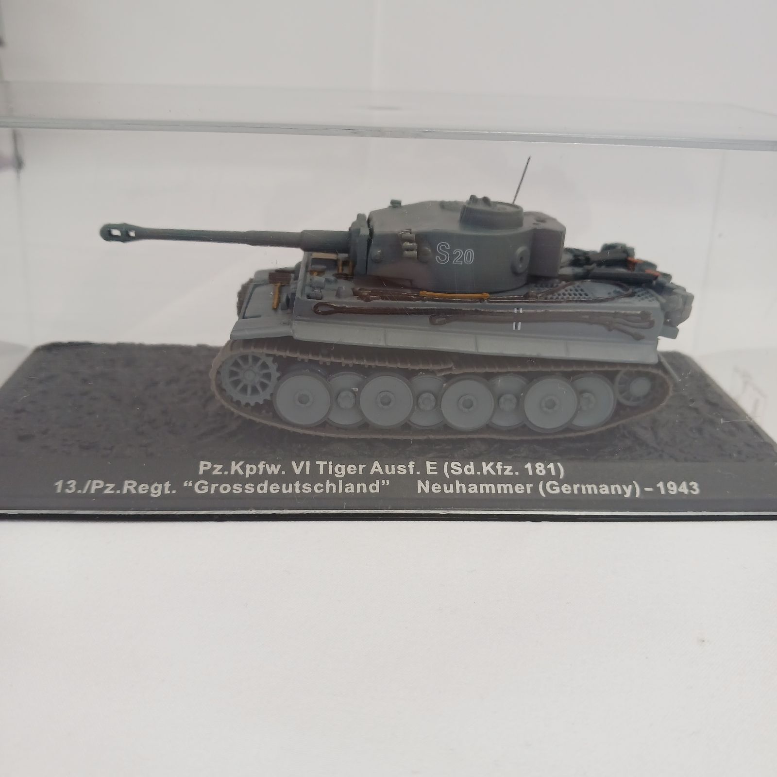 中古美品】デアゴスティーニ コンバット・タンクモデルコレクション