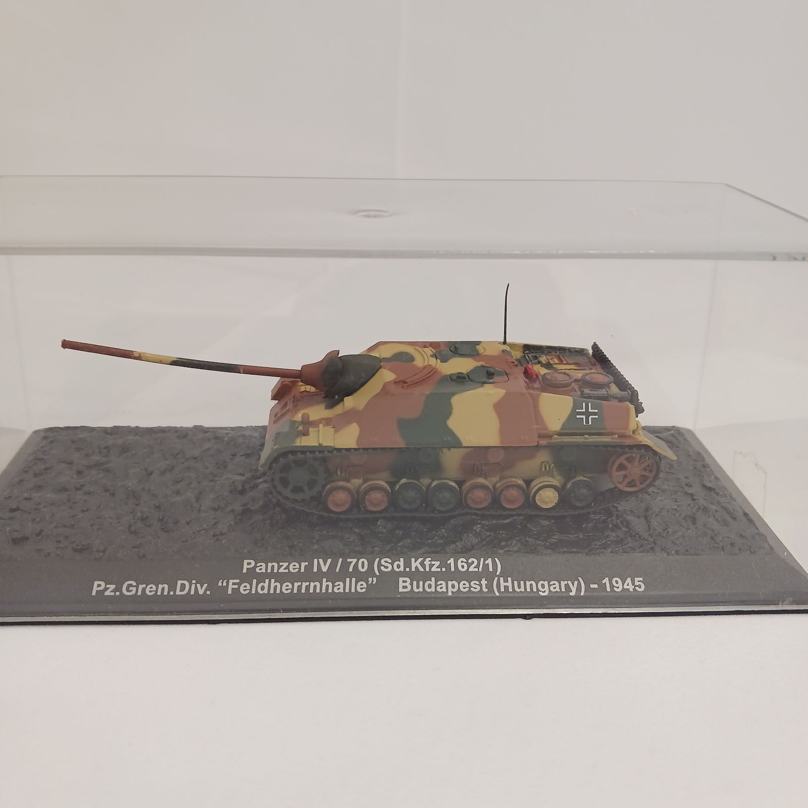 中古美品】デアゴスティーニ コンバット・タンクモデルコレクション