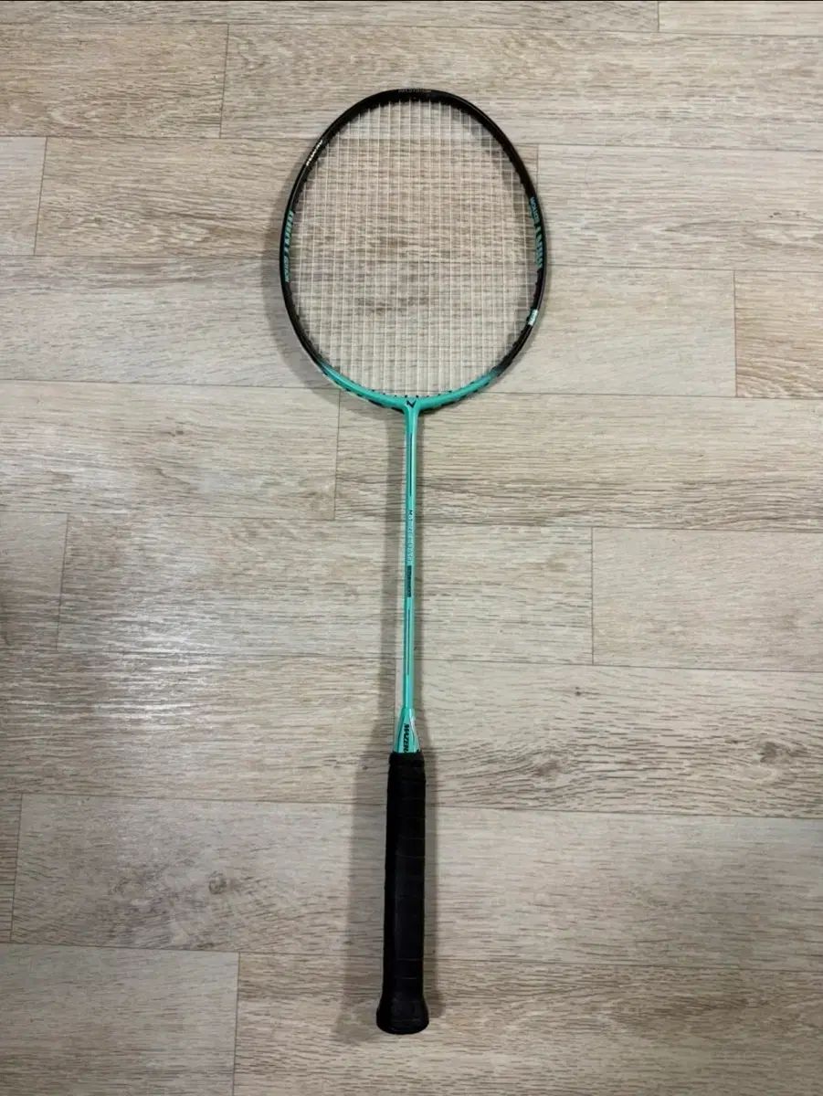 マジェラ バドミントン ラケット M 1 RELOAD MINT