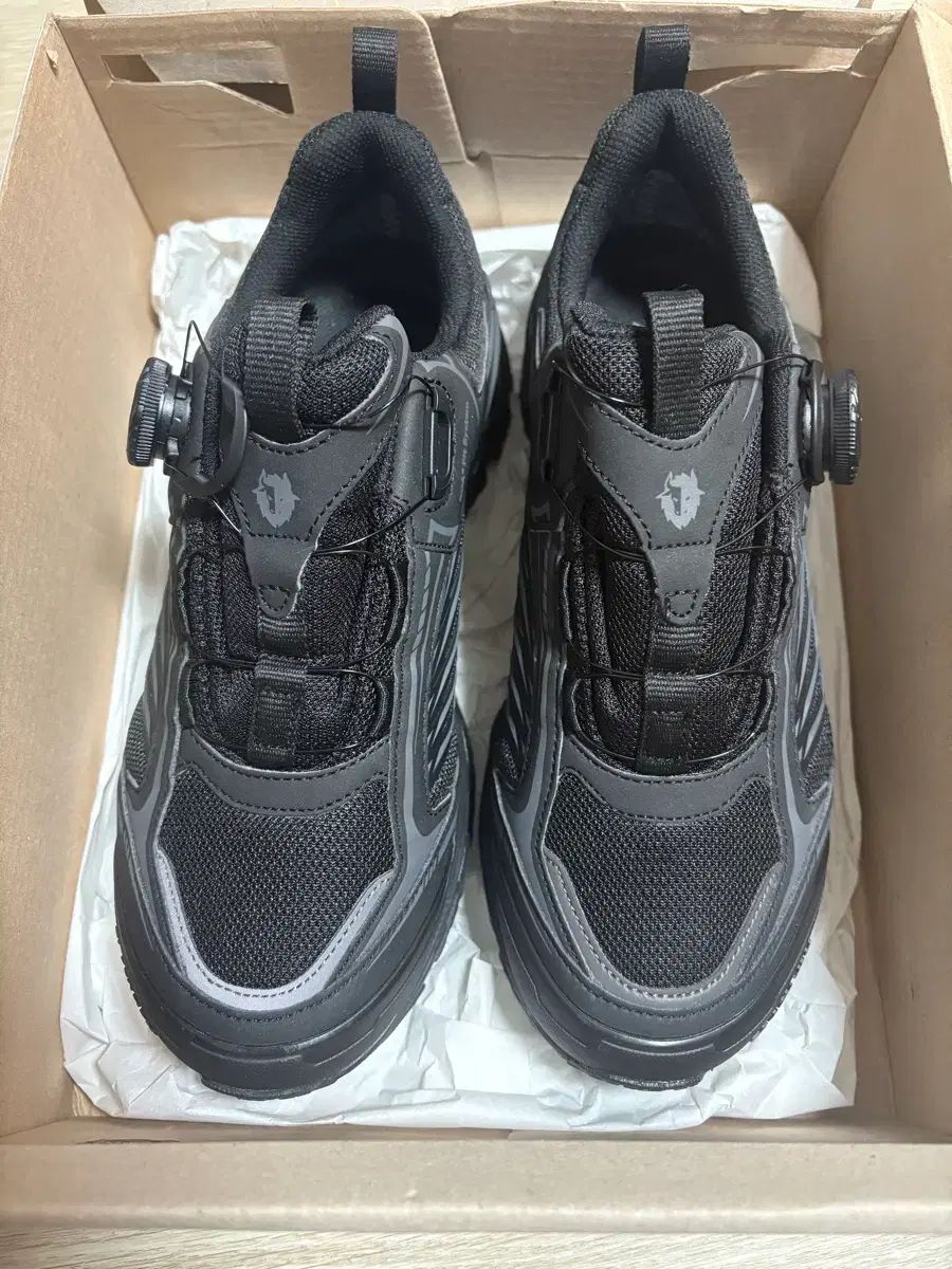 BLACK YAK ブラックヤク GORE TEX ゴアテックス 登山靴 新商品