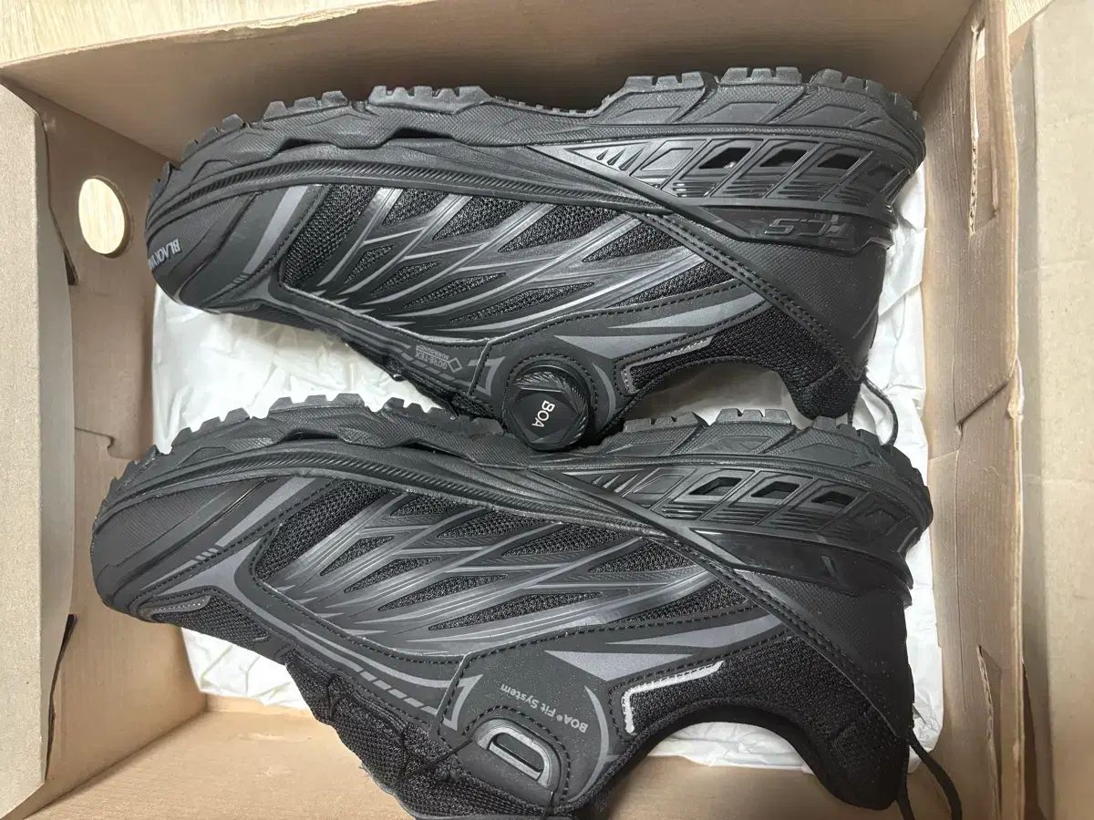 BLACK YAK ブラックヤク GORE-TEX ゴアテックス 登山靴 新商品