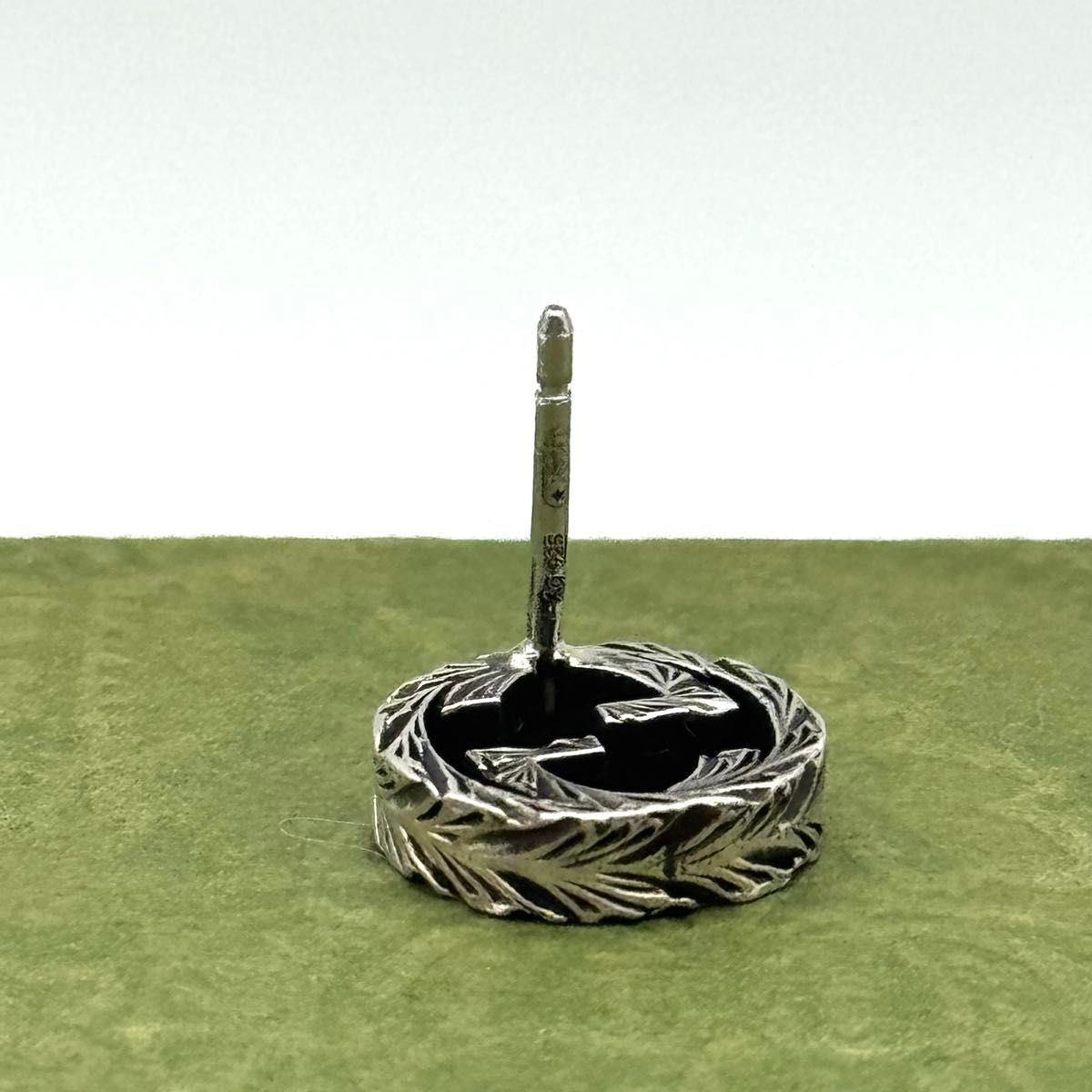 GUCCI インターロッキングg シルバー925 片耳 スタッズピアス 1247