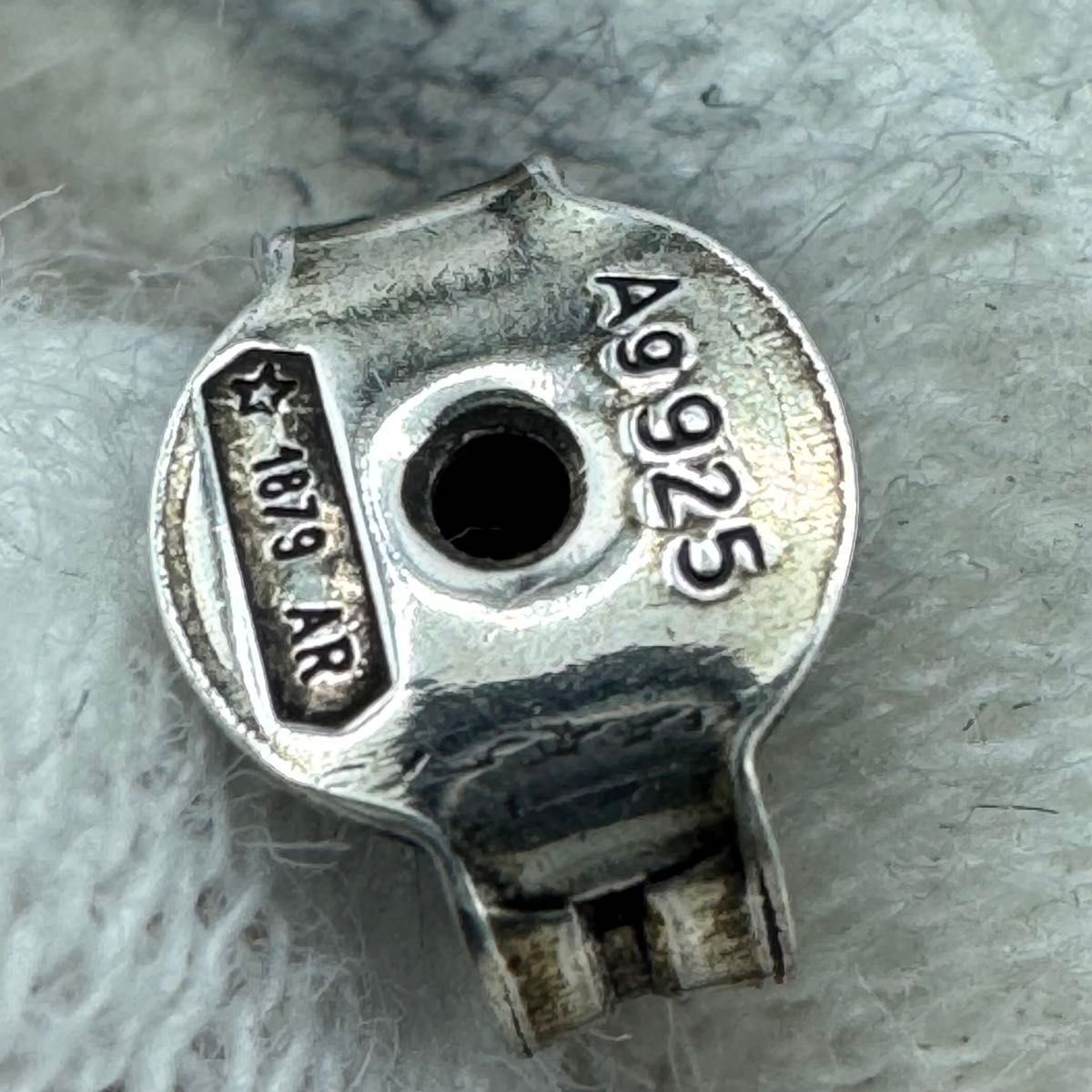 GUCCI インターロッキングg シルバー925 片耳 スタッズピアス 1247