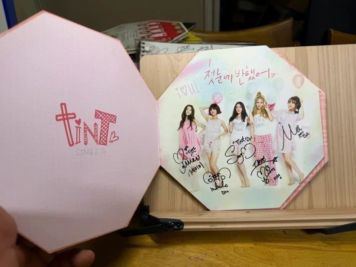 ガールズグループ ティント Tint デビューシングルアルバム 初めて見た瞬間 恋に落ちた 2013年