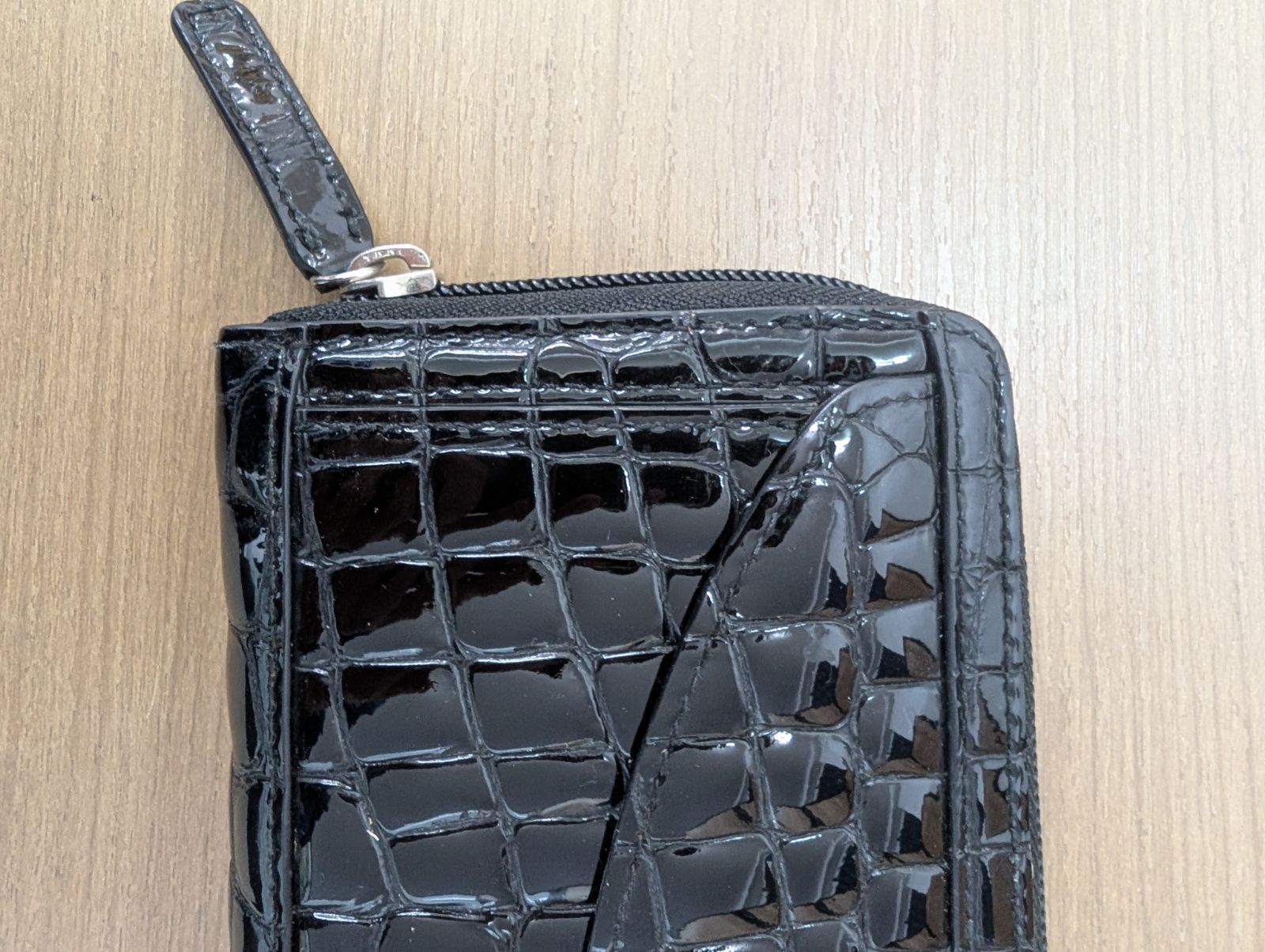 美品】コッコフィオーレ 長財布 クロコ型押し エナメル ブラック 箱