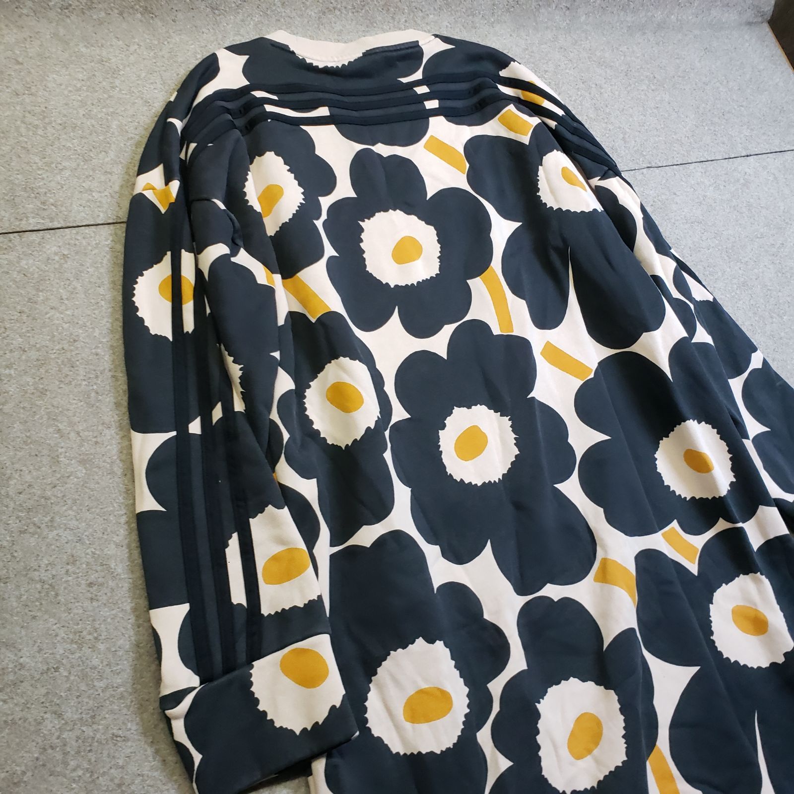 adidas × marimekko プリントスウェットワンピース 総柄 フラワー