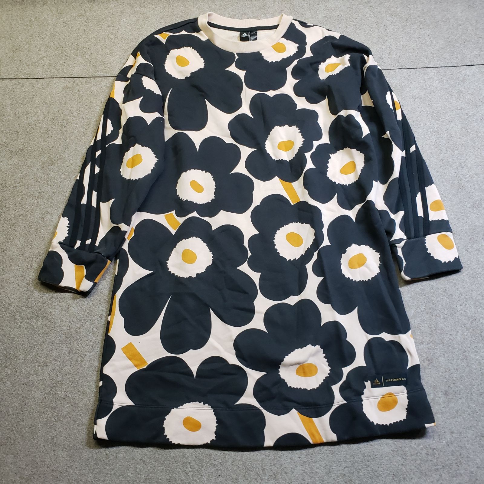 adidas × marimekko プリントスウェットワンピース 総柄 フラワー