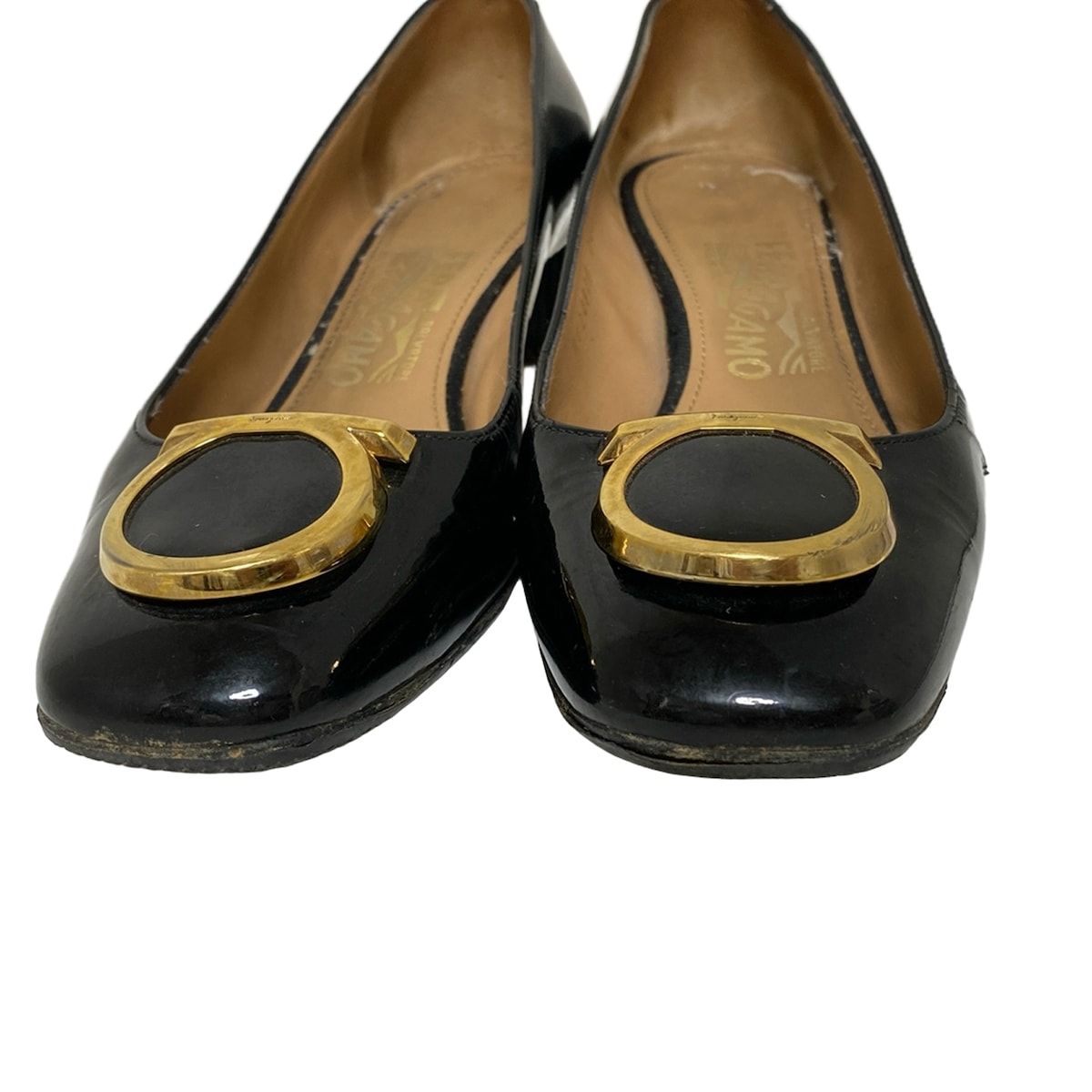 サルバトーレフェラガモ パンプス