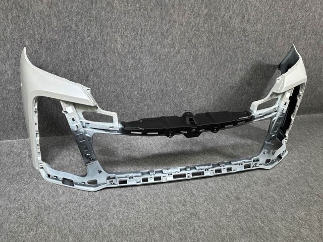 40 ヴェルファイア　純正 フロントバンパー　ホワイトパール ヴェルファイア TAHA40W 純正 フロントバンパー ソナー穴 52119-V2915