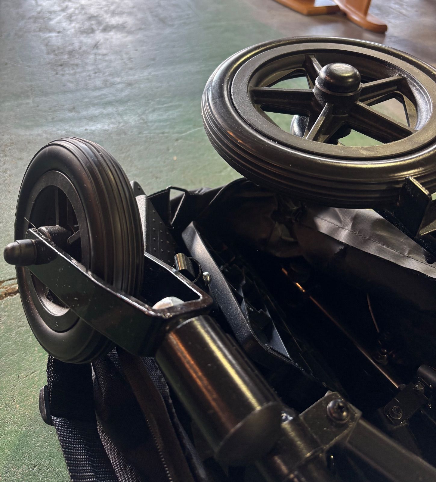 CHINON S チノンズ 折りたたみ介助式車椅子 カルらくバギー2