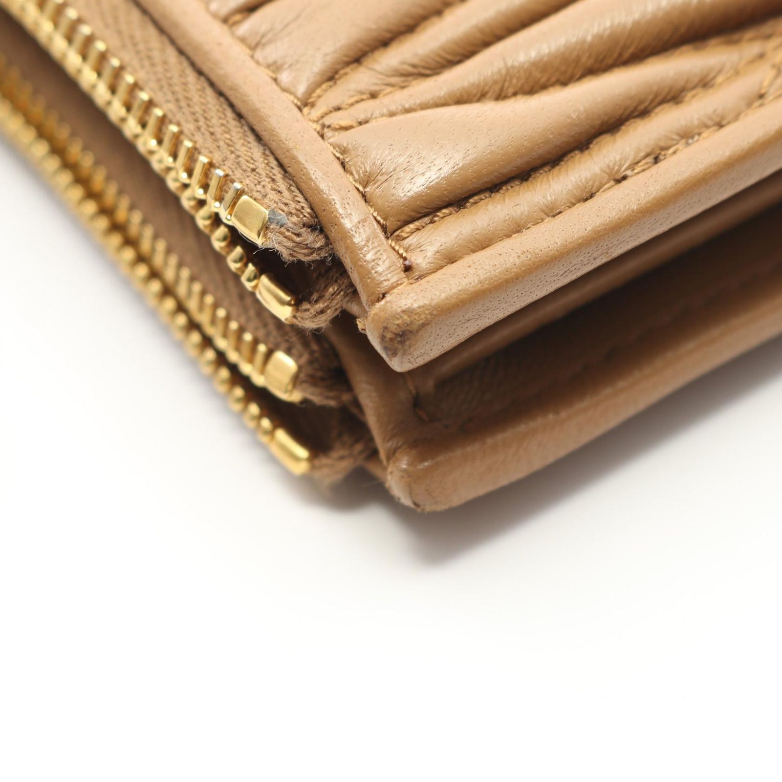 Miu 二つ折り財布