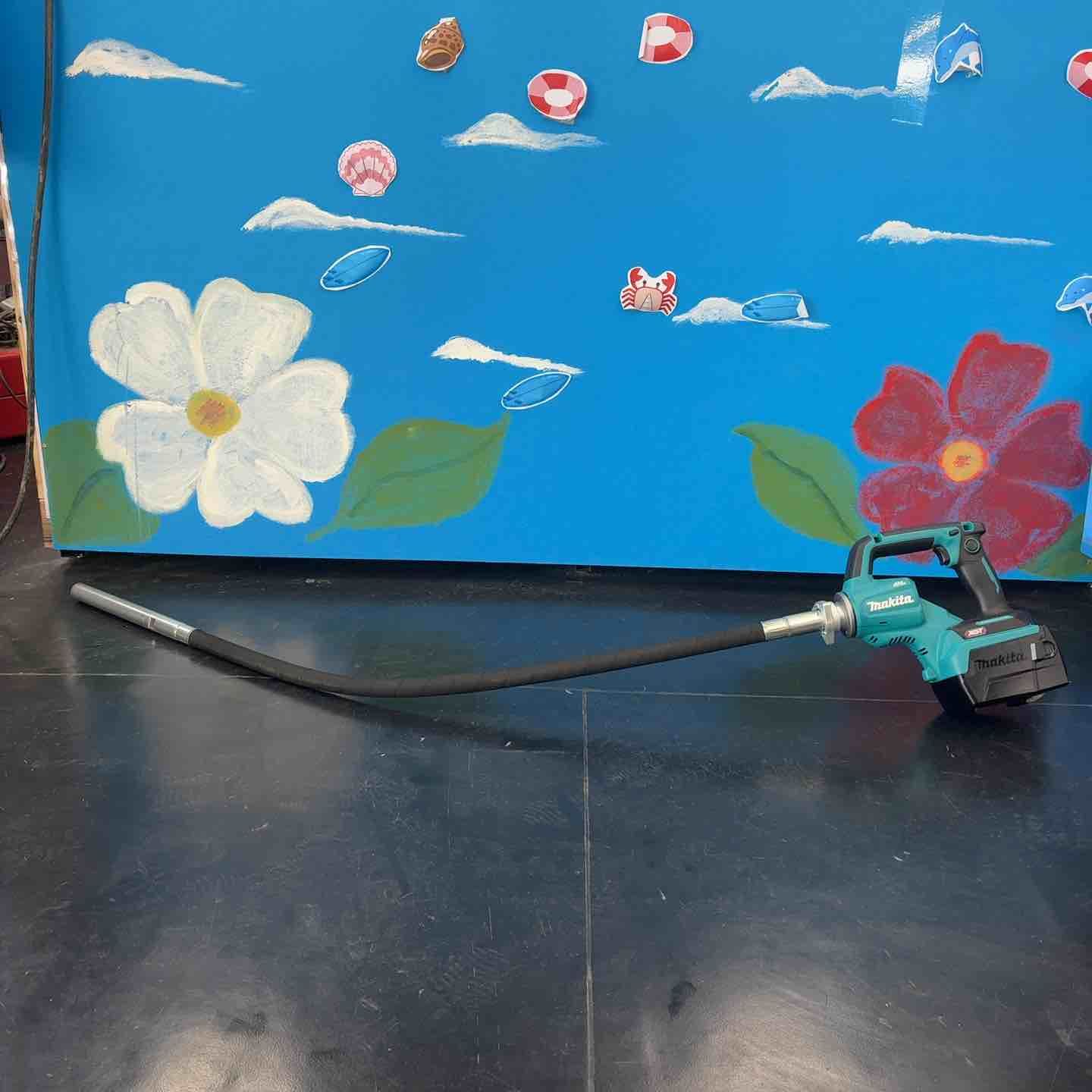 品 マキタ Makita 充電式コンクリートバイブレータ 40 Vmax