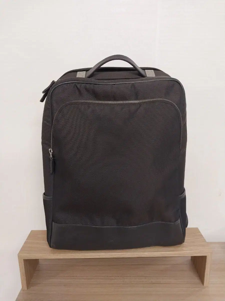 メンズ マンダリナダック バックパック