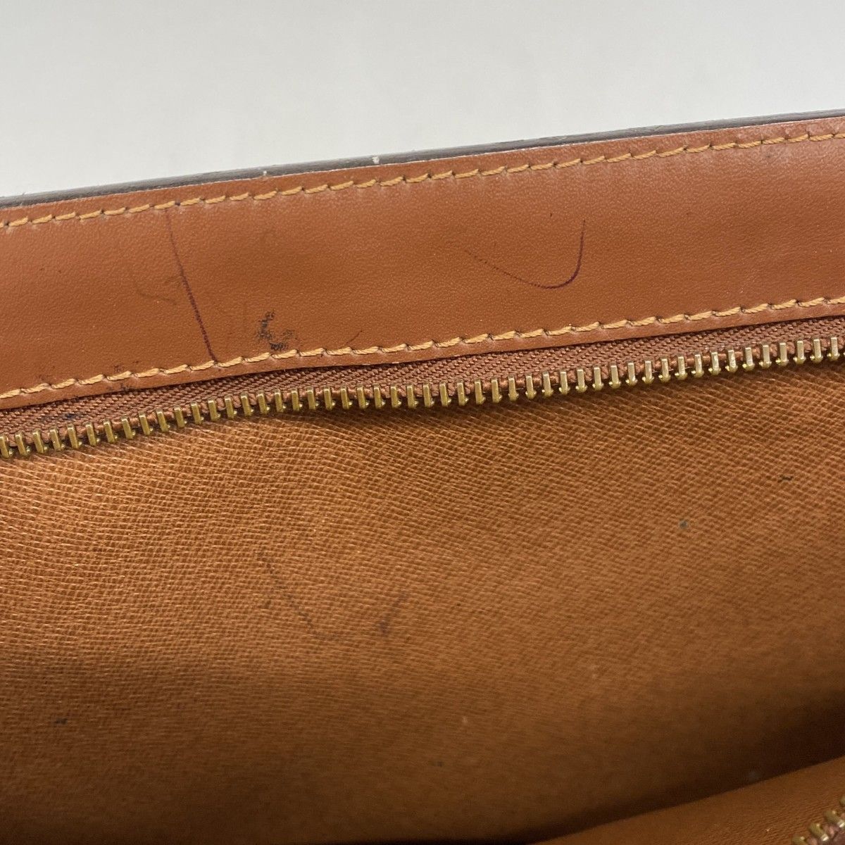 3627 ルイヴィトン