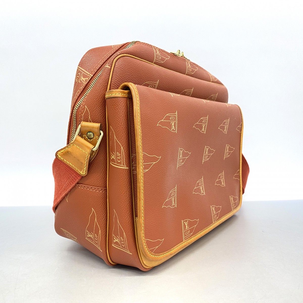 5pc3931】ルイヴィトン ショルダーバッグ LVカップ カルヴィ M80028
