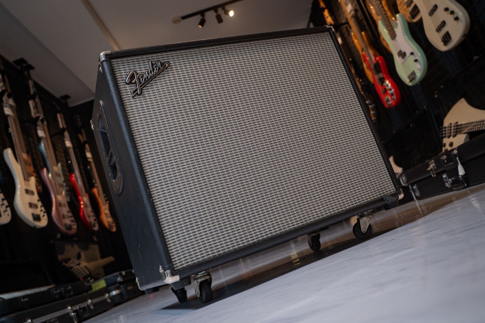  Fender NEO CAB GIB横浜 ベースキャビネット ベース