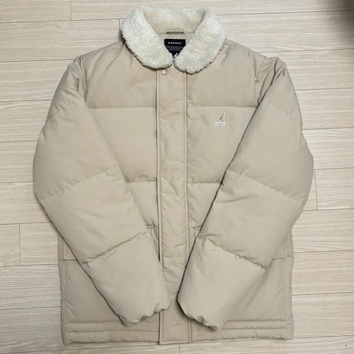 ベージュ ファー