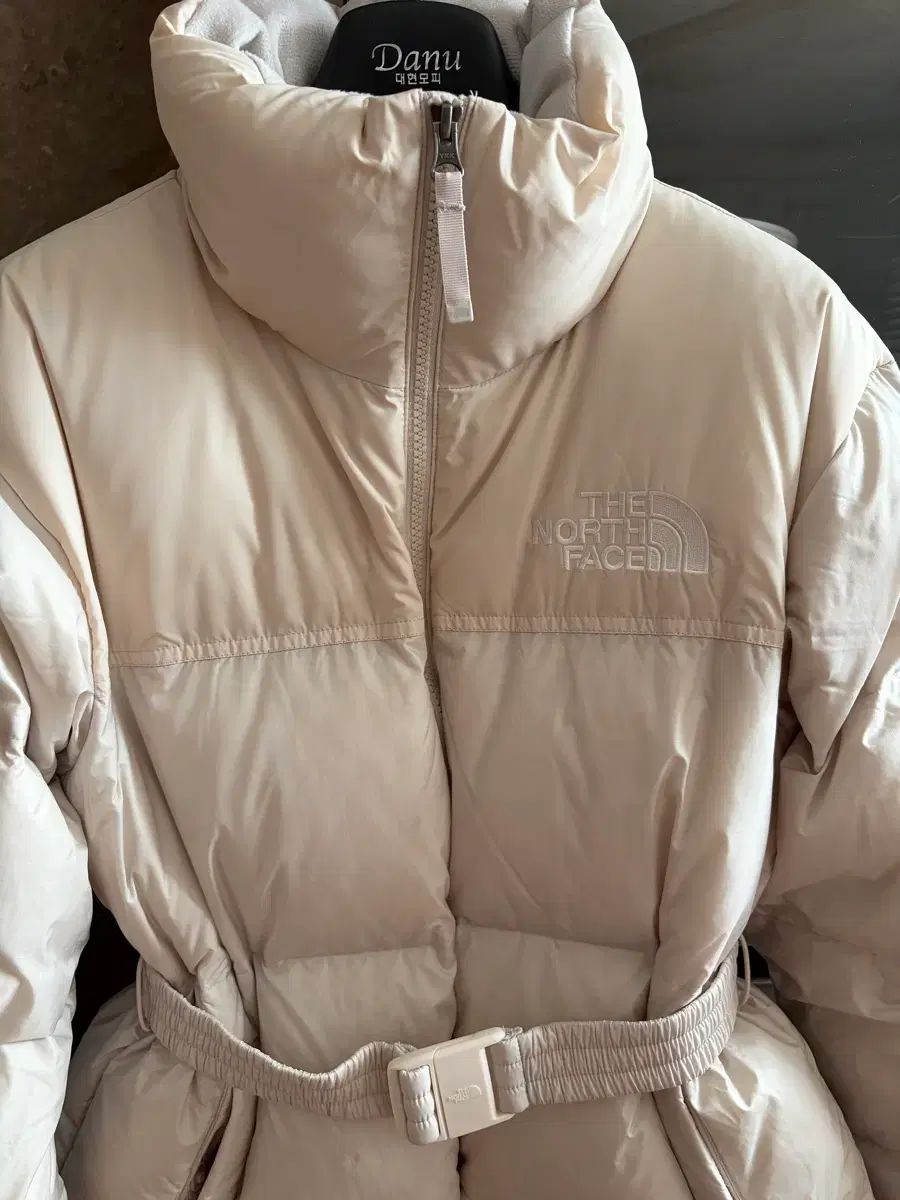 THE NORTH FACE ザノースフェイス ヌプシ ベルト付き ロング丈ダウンジャケット 85 s サンドシェル