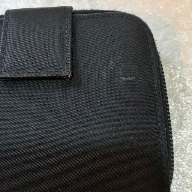 プラダ PRADA 三角ロゴプレート ラウンドジップ ナイロンブラック 2