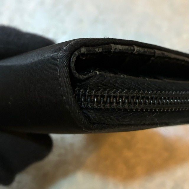 プラダ PRADA 三角ロゴプレート ラウンドジップ ナイロンブラック 2