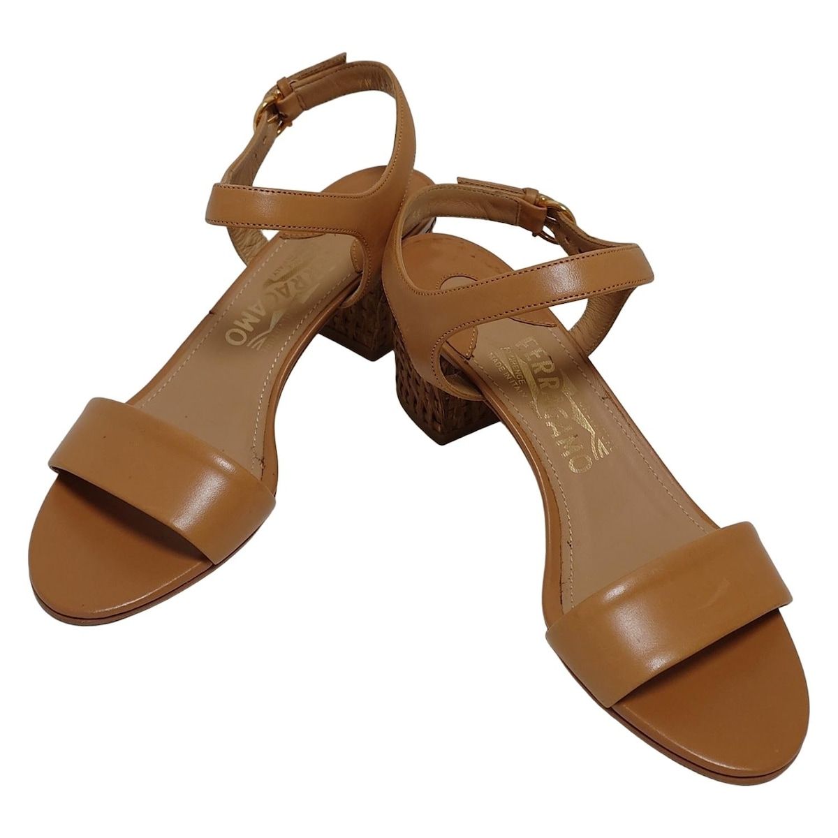 SalvatoreFerragamo サルバトーレフェラガモ サンダル 5 1 2 B レディース - ライトブラウン×ブラウン ガンチーニ レザー