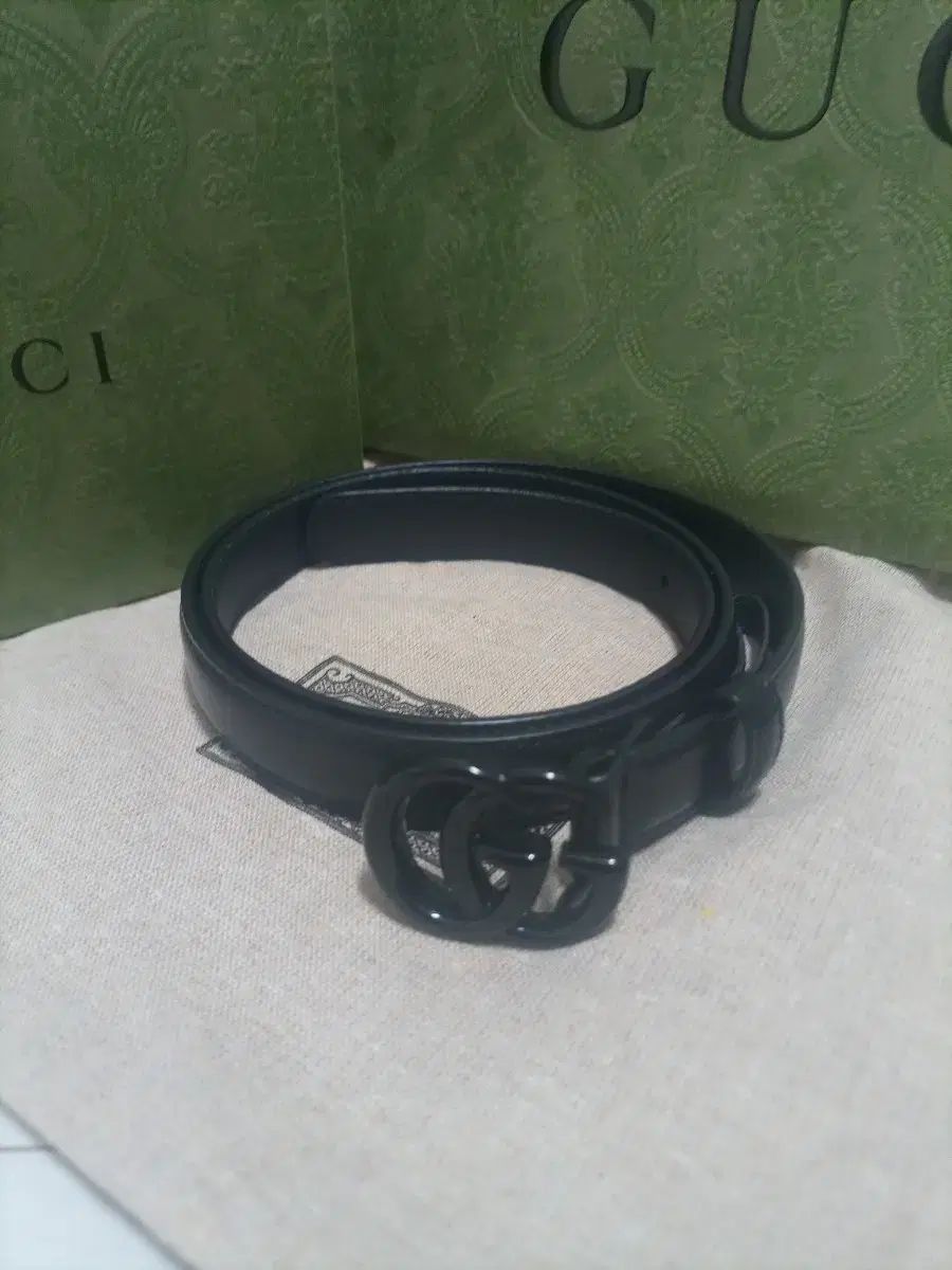 S グッチ レディース ベルト 定価80万円台 プレゼント用