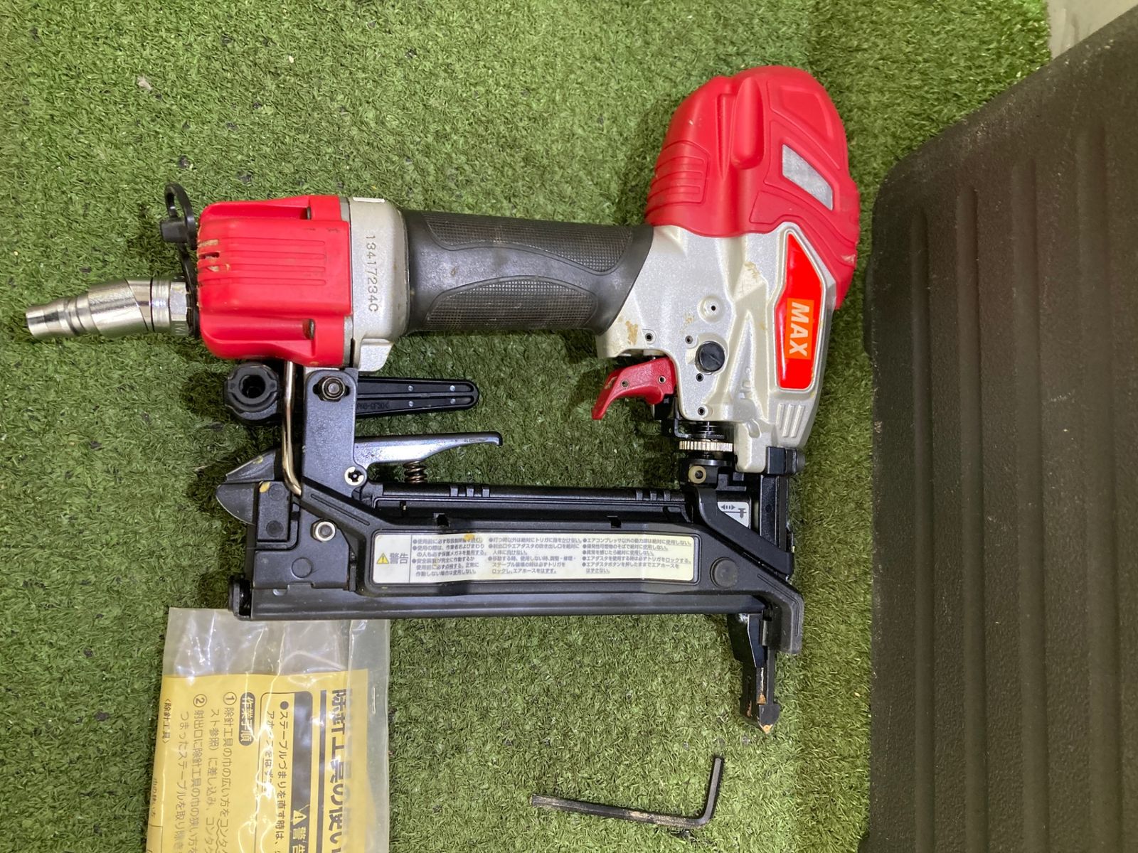 中古品】【0921】☆マックス(MAX) 常圧ステープル用エアネイラ TA