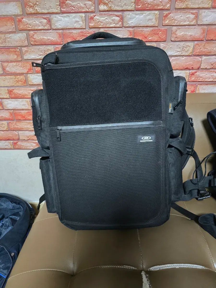 BORN TO WIN b 2 バックパック