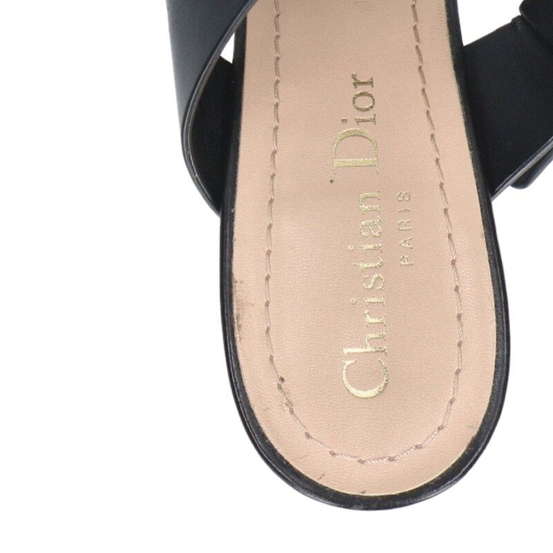 バックルストラップパンプス