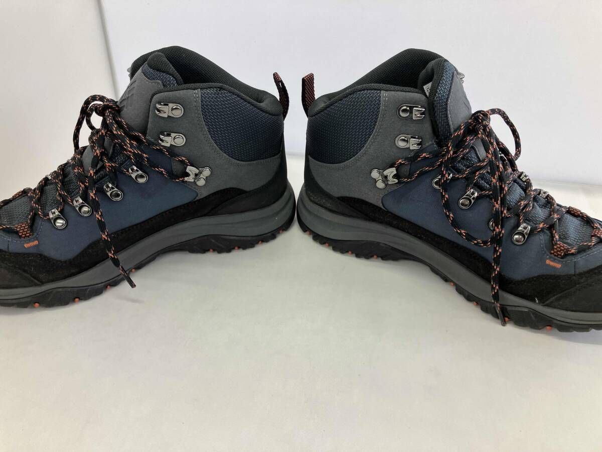 トレッキングシューズ