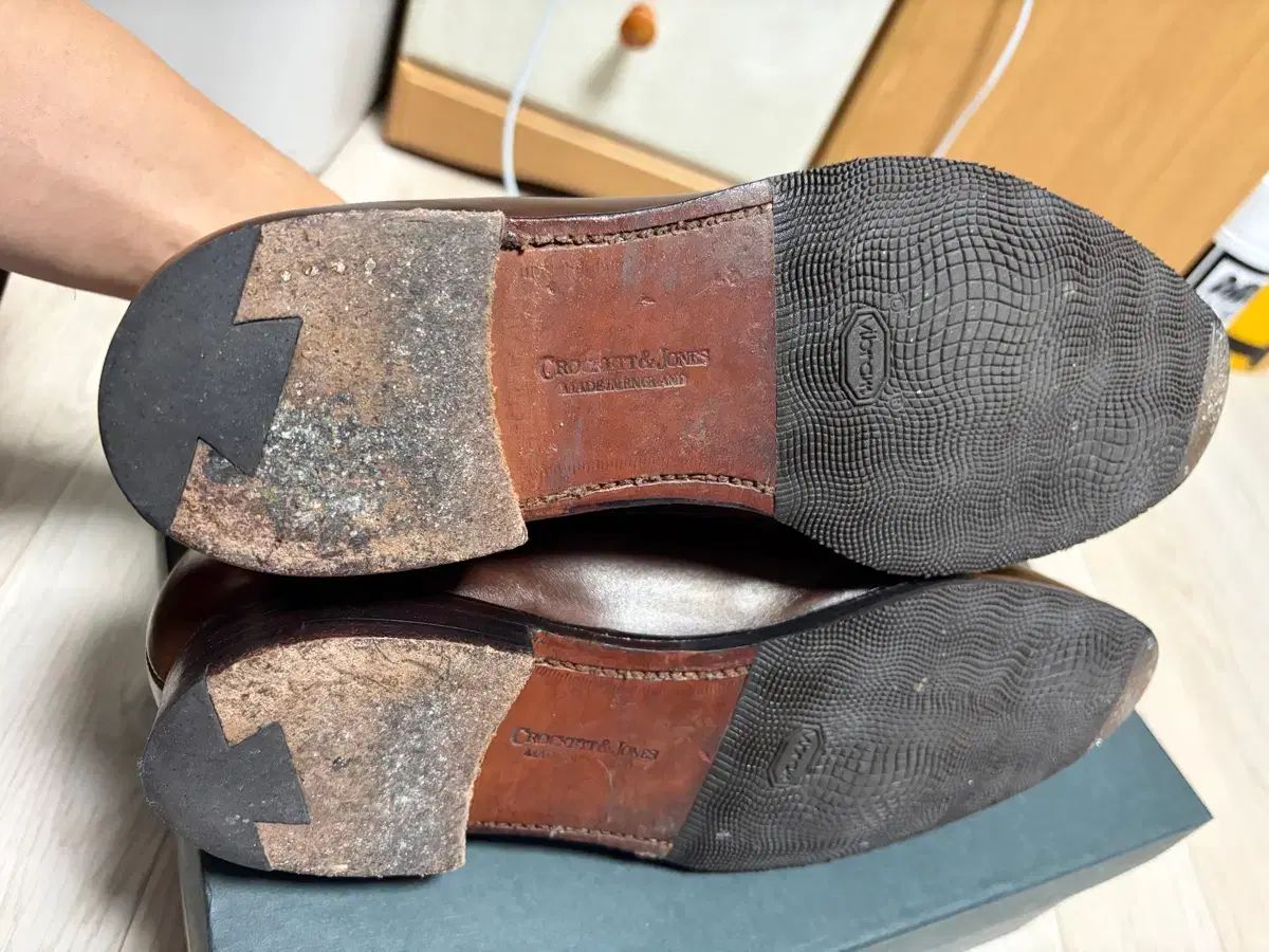 クロケットアンドジョーンズ