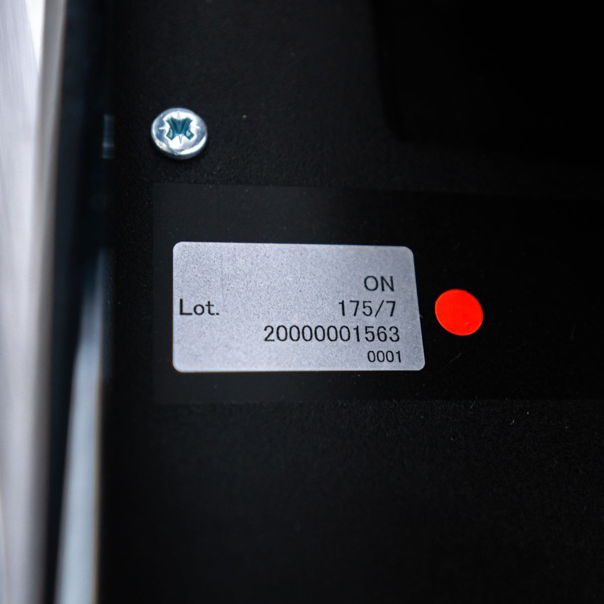 レッド 定価33万