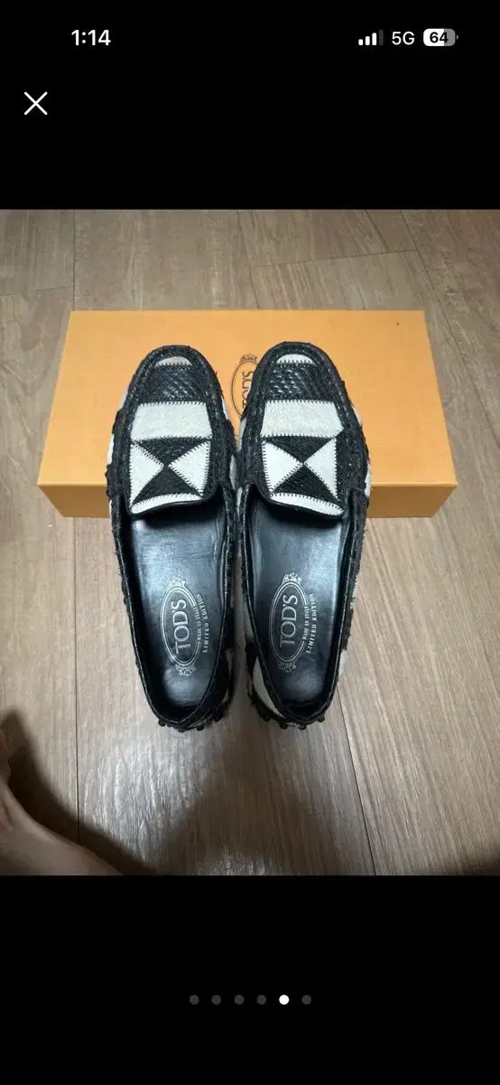 ドライビングシューズ