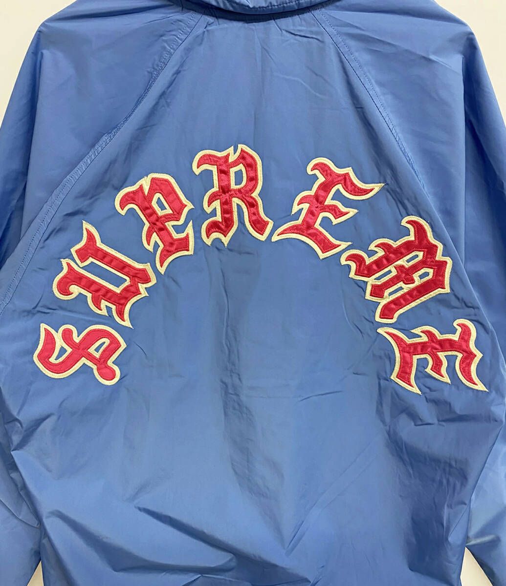 シュプリームOld English Arc CoachesJacket定価以下 Supreme Old English Arc Coaches Jacket Light Blue Men's - FW25 - US